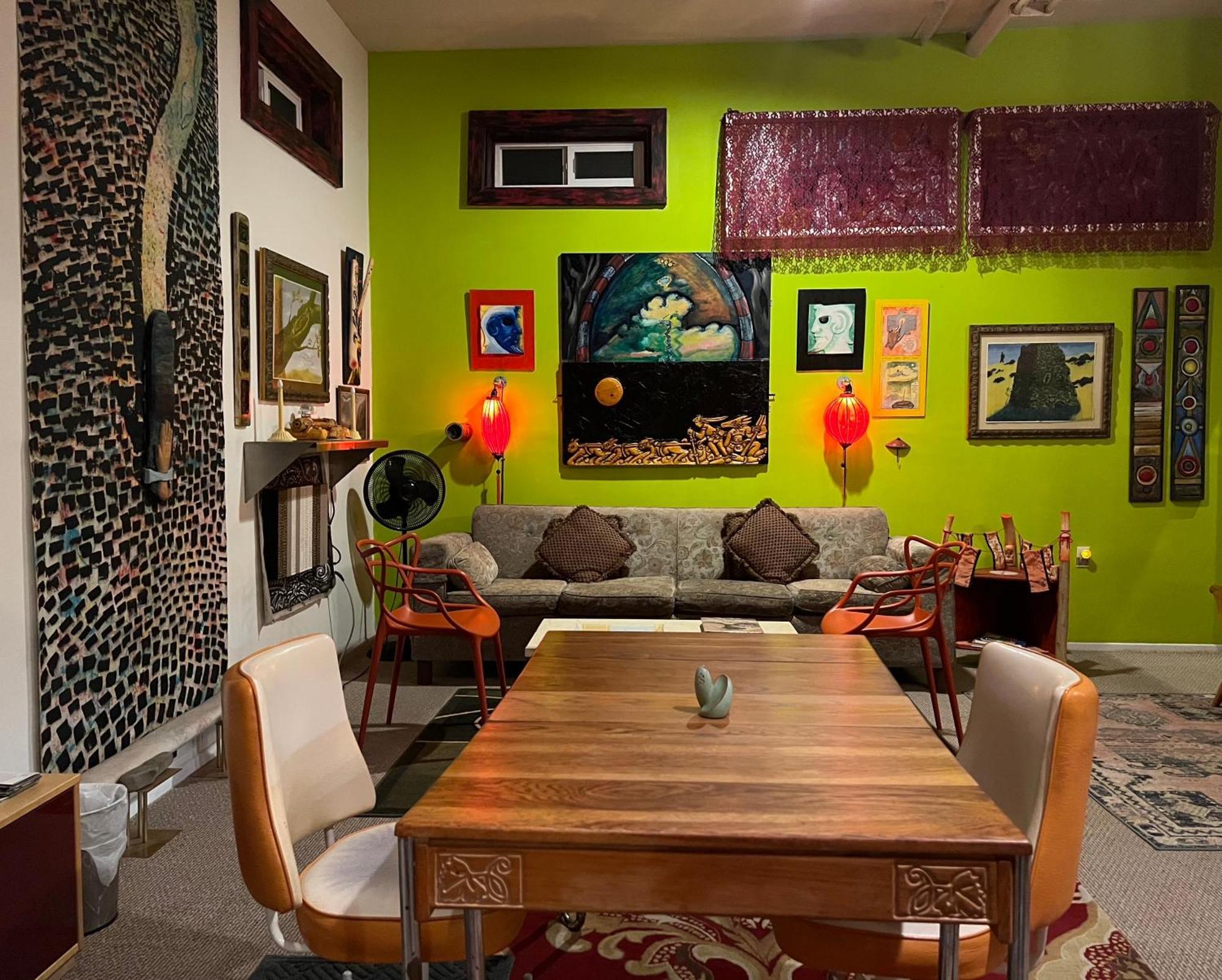 Space Castle: A 1950S Gas Station Transformed Into An Art Themed Wonderland Truth or Consequences Exterior photo