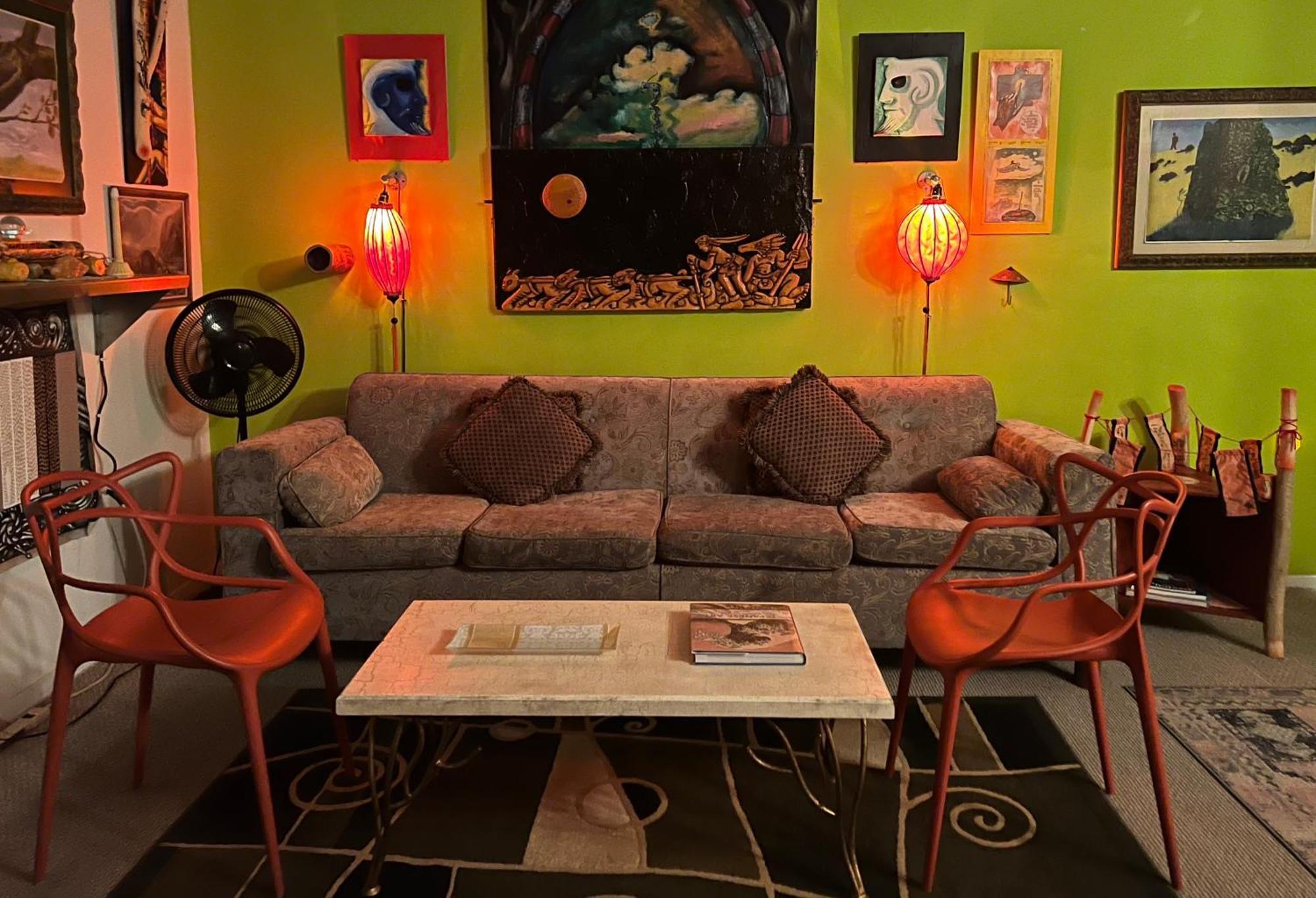 Space Castle: A 1950S Gas Station Transformed Into An Art Themed Wonderland Truth or Consequences Exterior photo